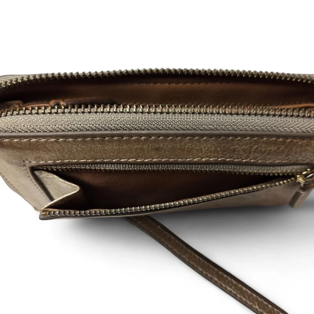 Fossil Distressed Leather Metallic Gold Clutch Wallet Zip Around Bi‎ Fold Shiny